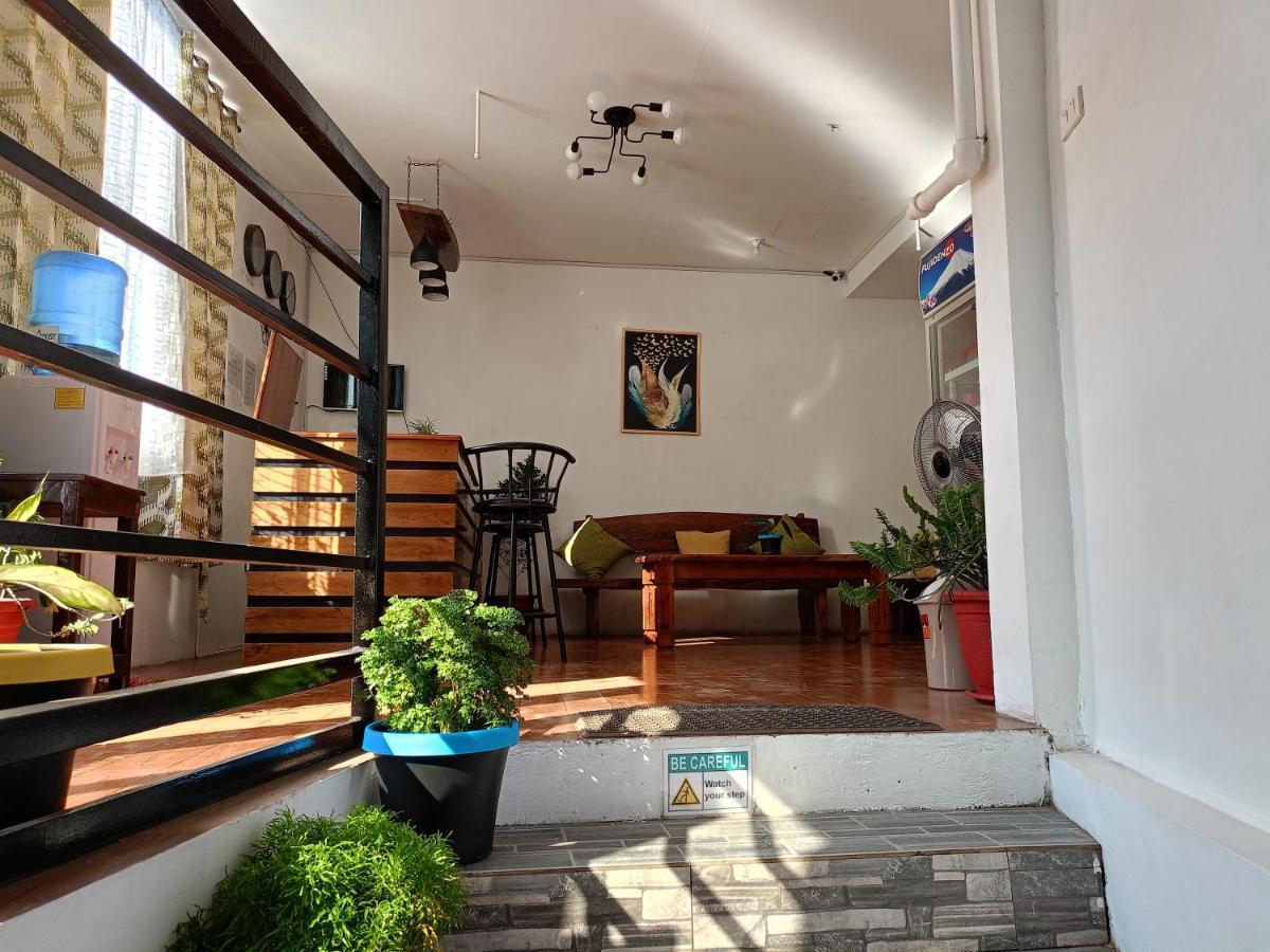 Alec Lodge Coron Exterior photo