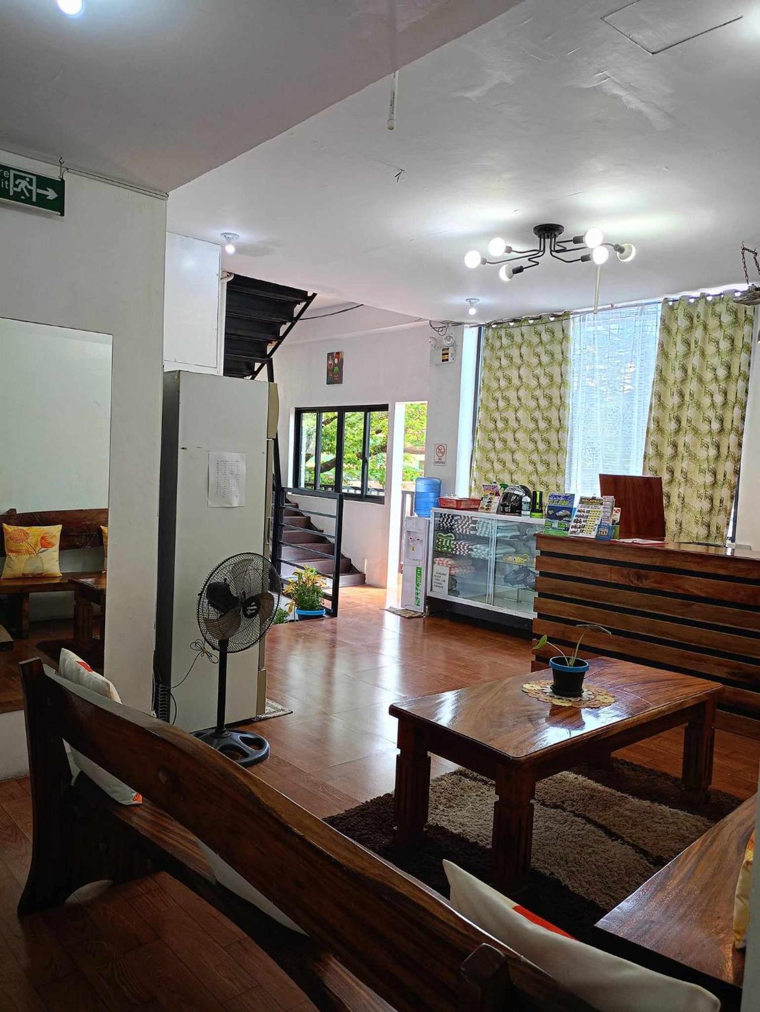 Alec Lodge Coron Exterior photo
