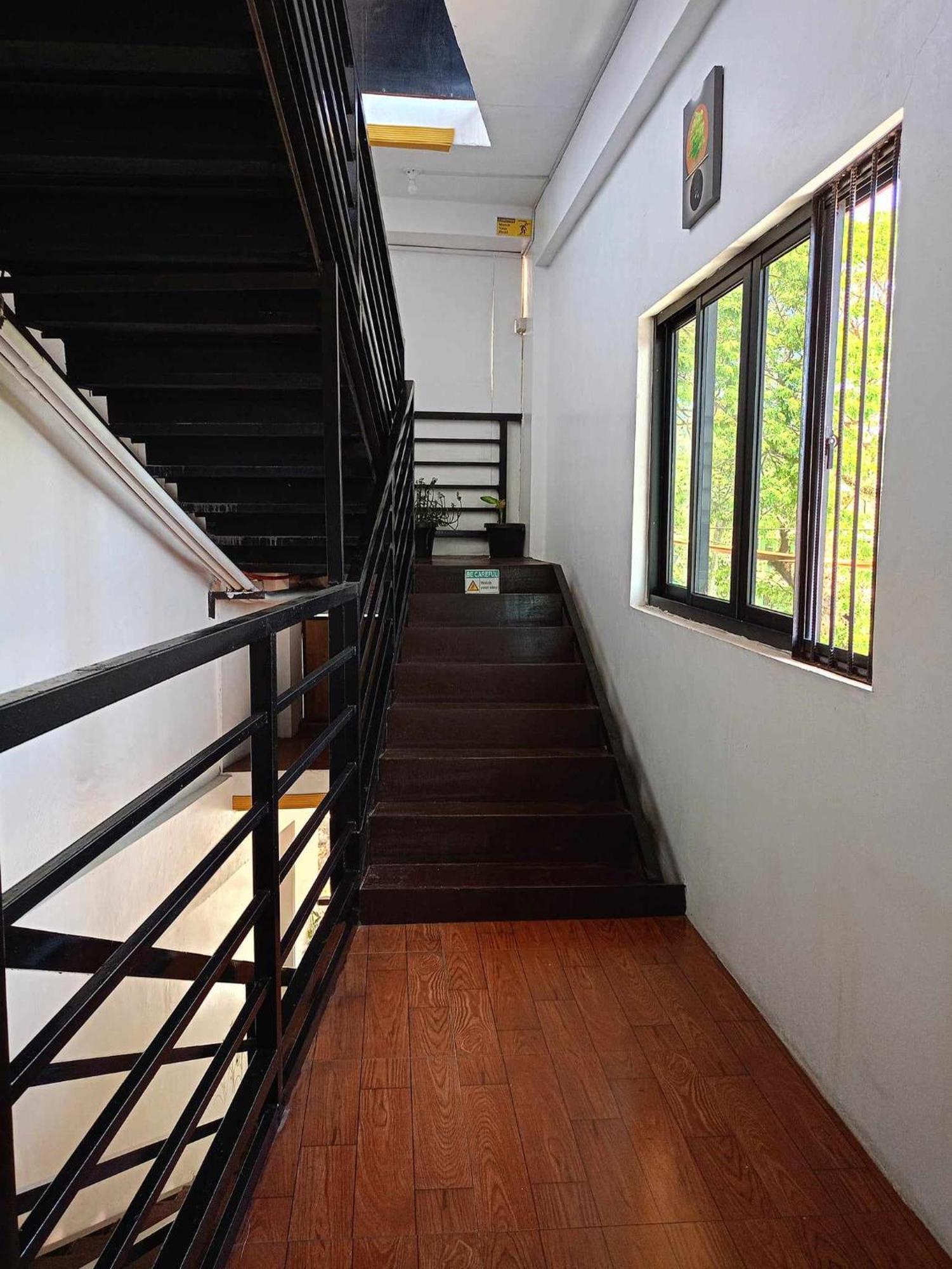 Alec Lodge Coron Exterior photo