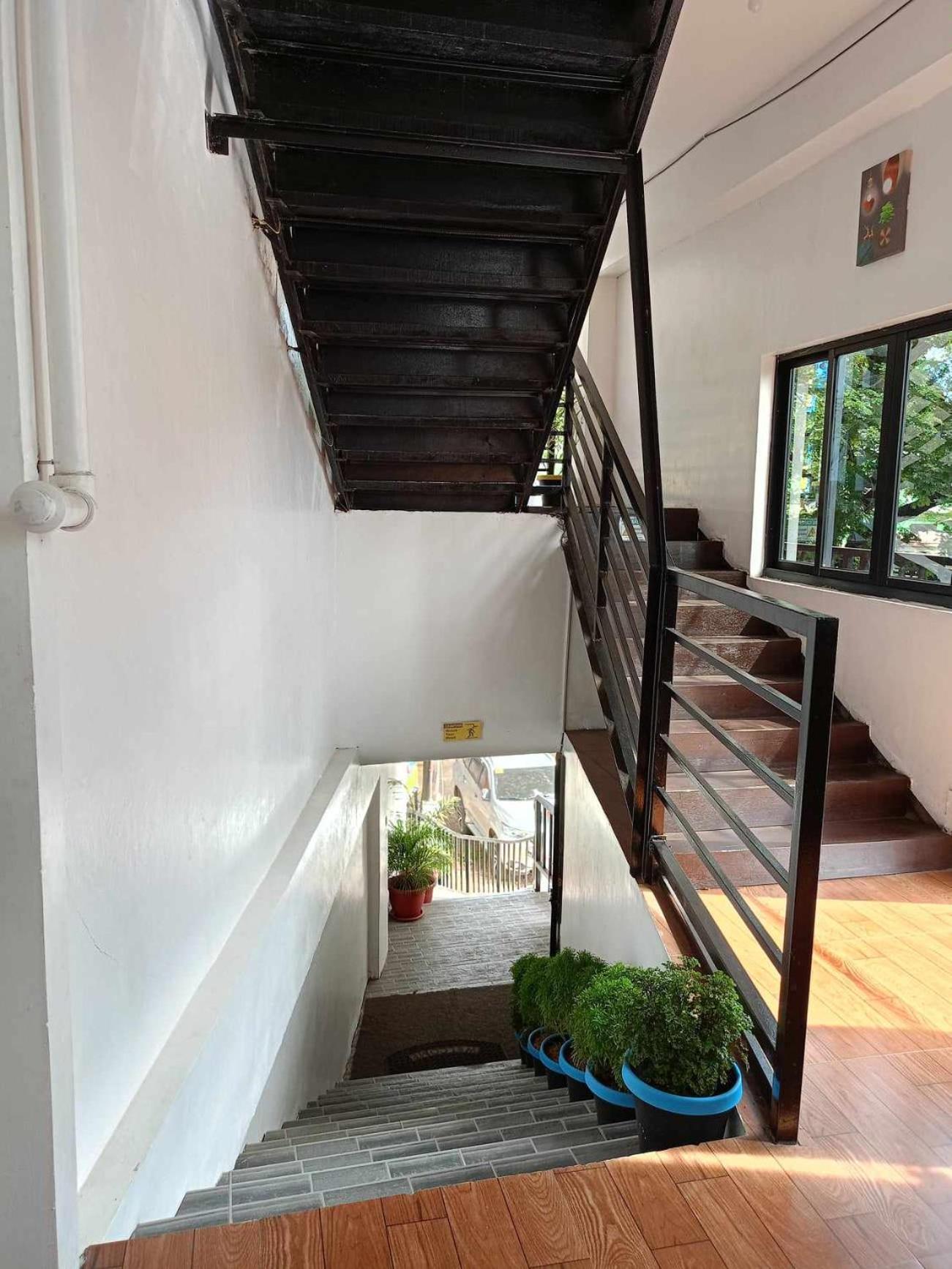 Alec Lodge Coron Exterior photo
