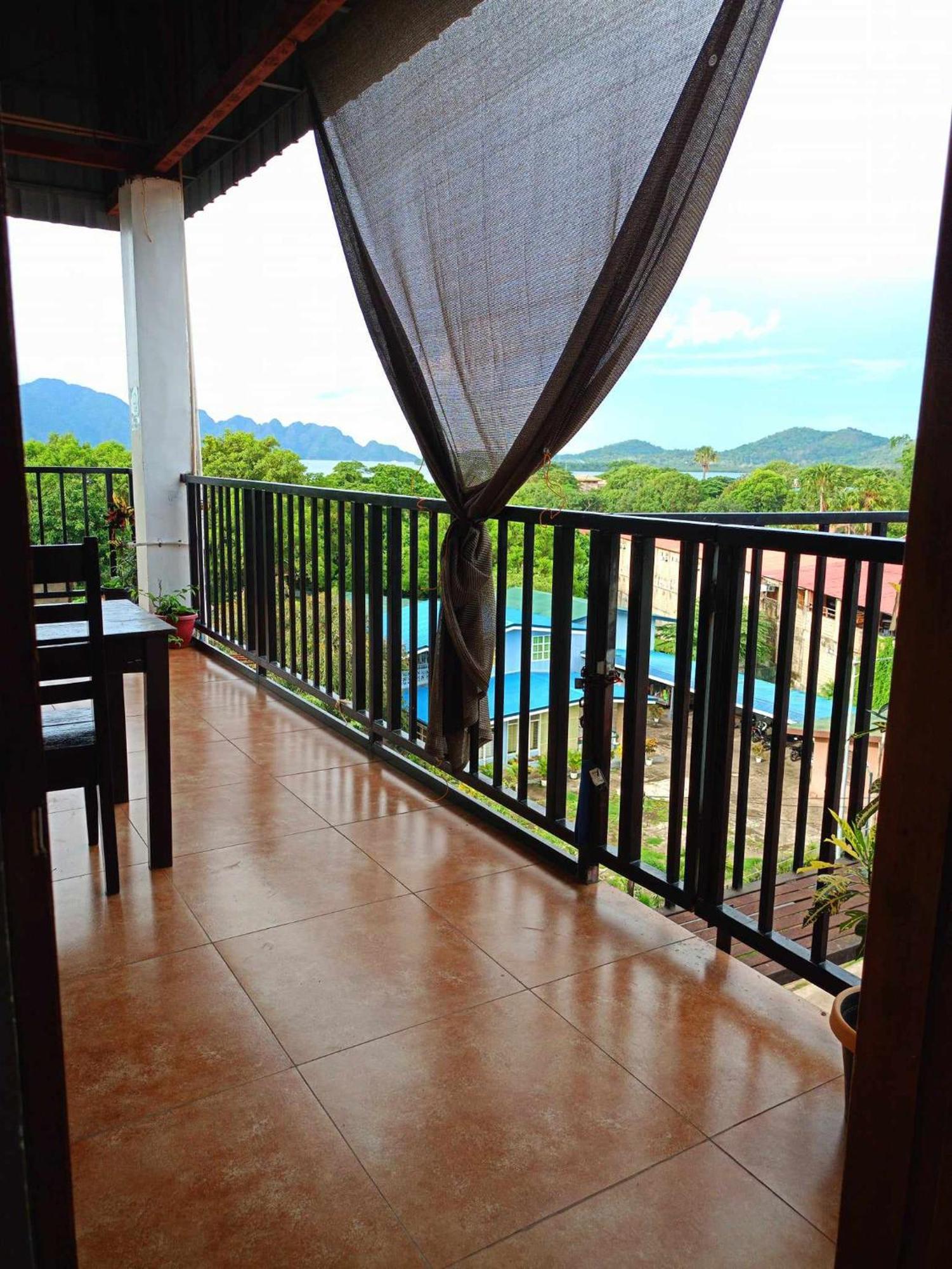 Alec Lodge Coron Exterior photo